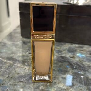 Tom Ford Shade and Illuminate Soft Radiance Foundation Broad Spectrum Fawn 4.0